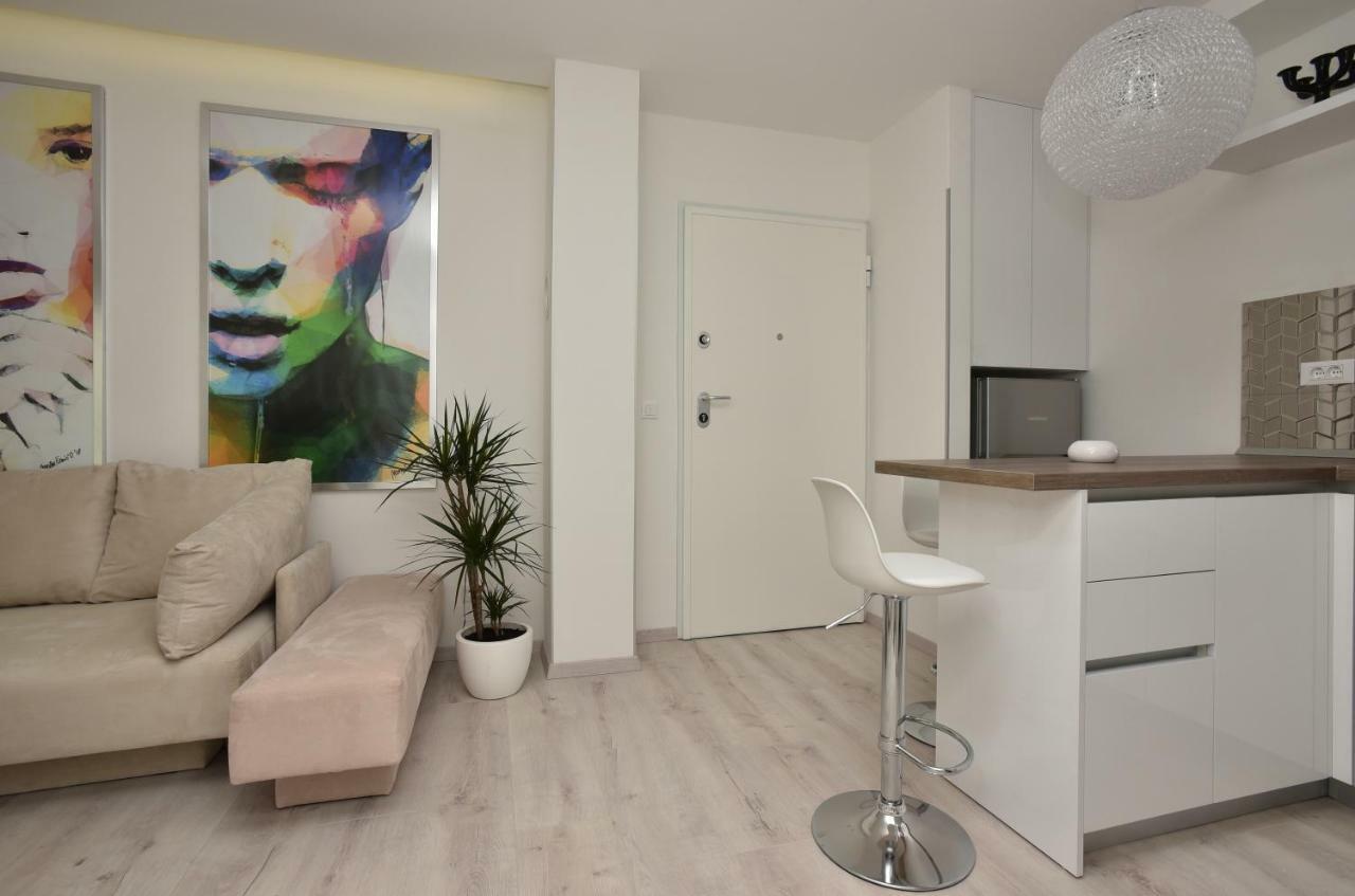 Apartman Petra Apartment Makarska Bagian luar foto